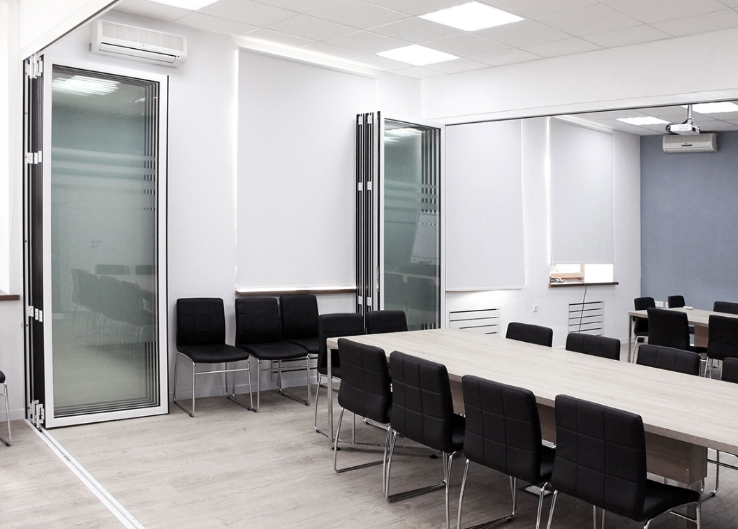 Раздвижные двери гармошка для офиса